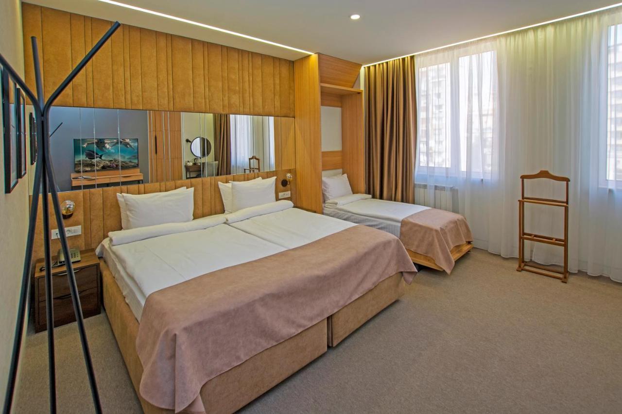 Cartez Hotel エレバン エクステリア 写真