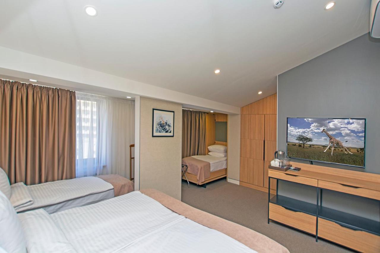 Cartez Hotel エレバン エクステリア 写真