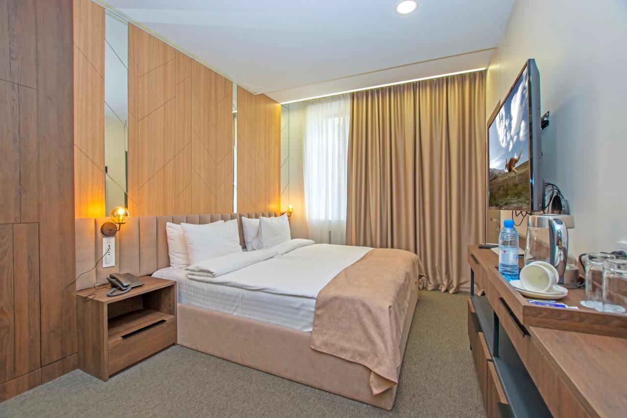 Cartez Hotel エレバン エクステリア 写真