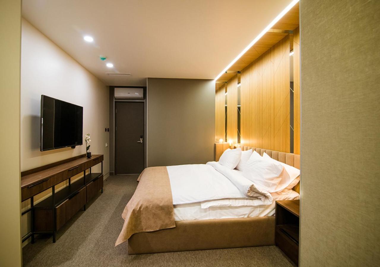 Cartez Hotel エレバン エクステリア 写真